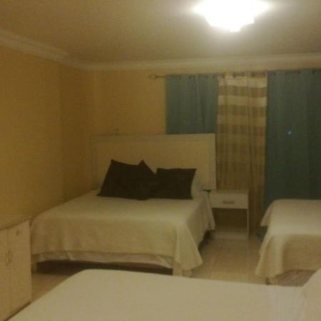 Suites La Rosa Гуаякуил Екстериор снимка